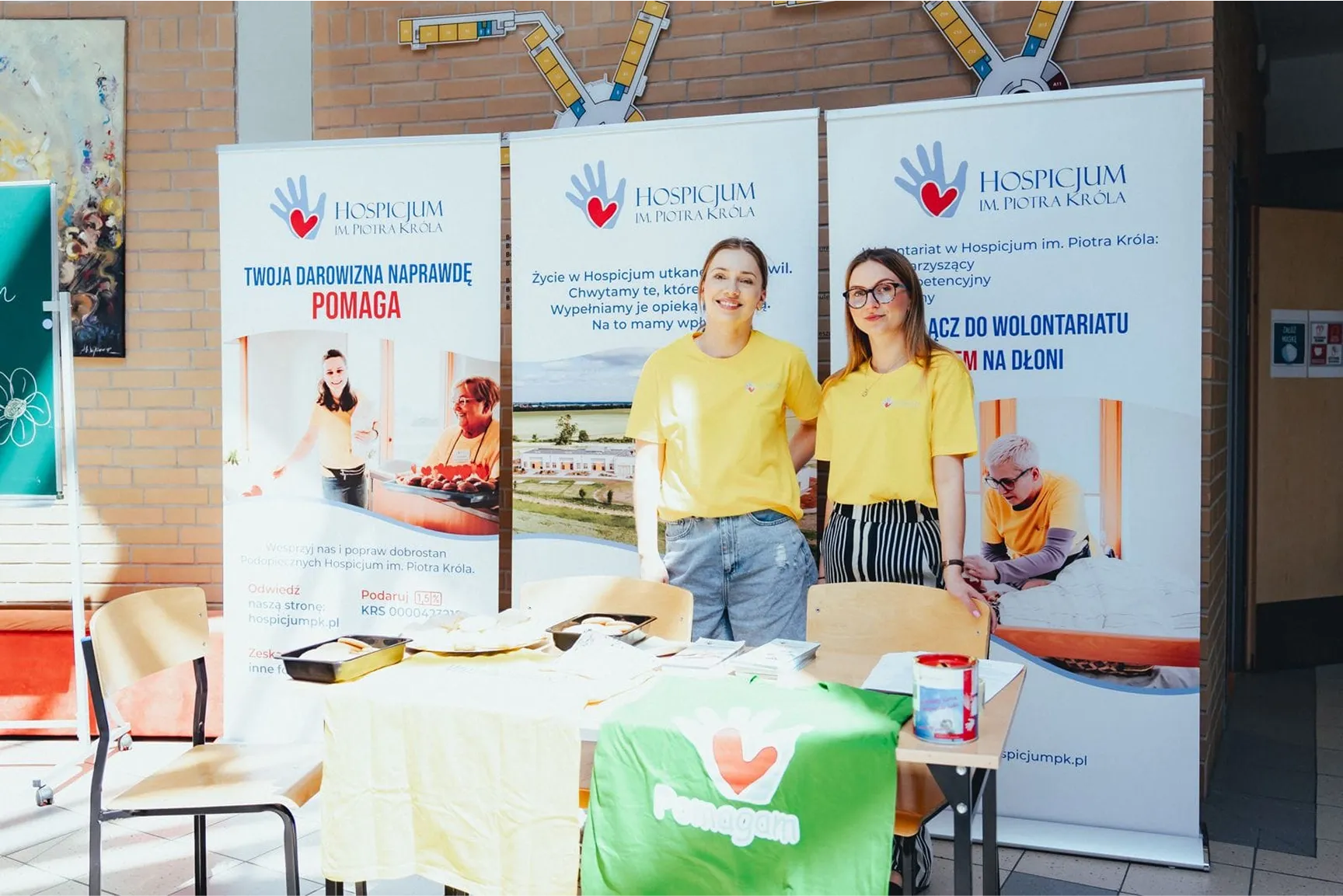 Zdjęcie wolontariuszy podczas pól nadzei