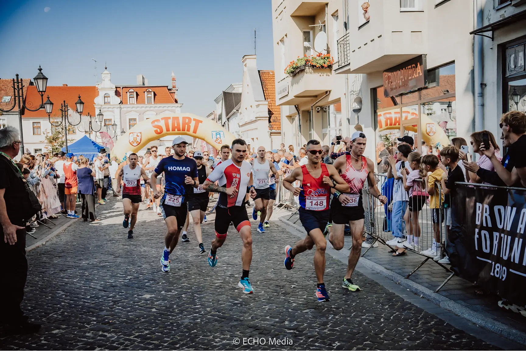 Zdjęcie biegaczy podczas biegu nadzei