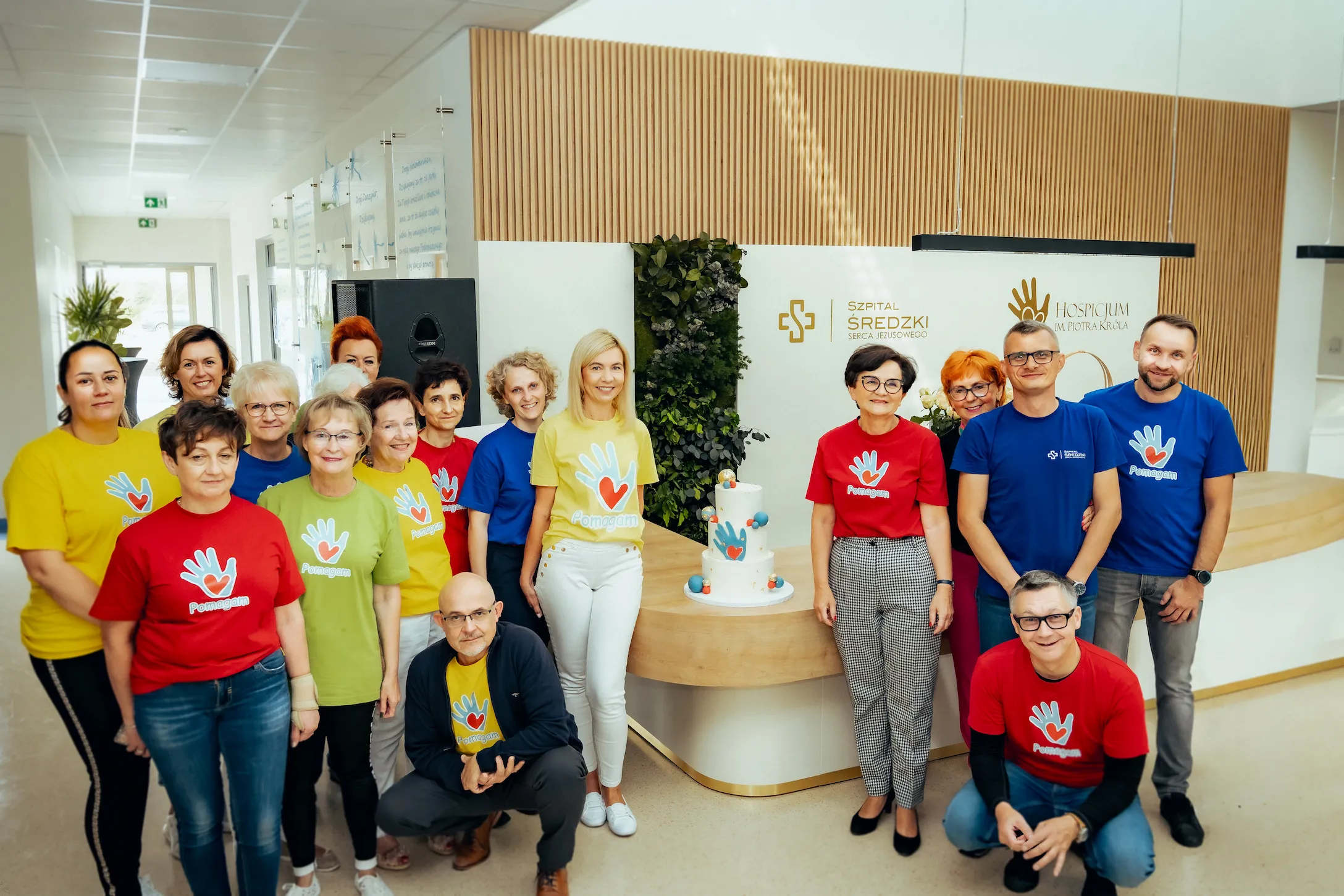 Zdjęcie wolontariuszy podczas pól nadzei